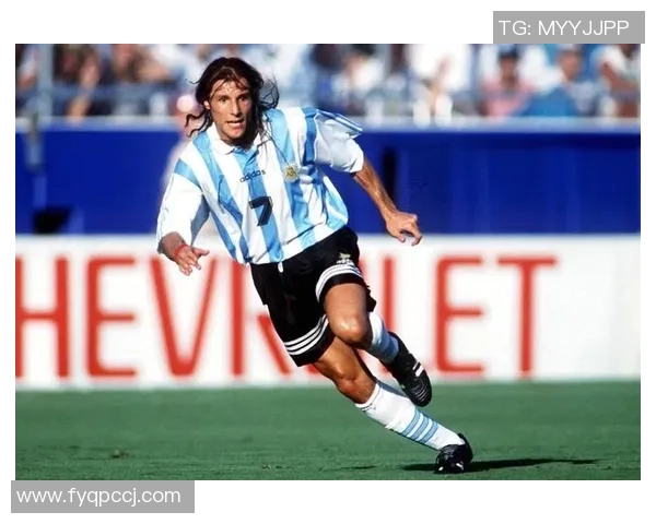 足球历史十大球星盘点 探索那些改变比赛格局的传奇人物